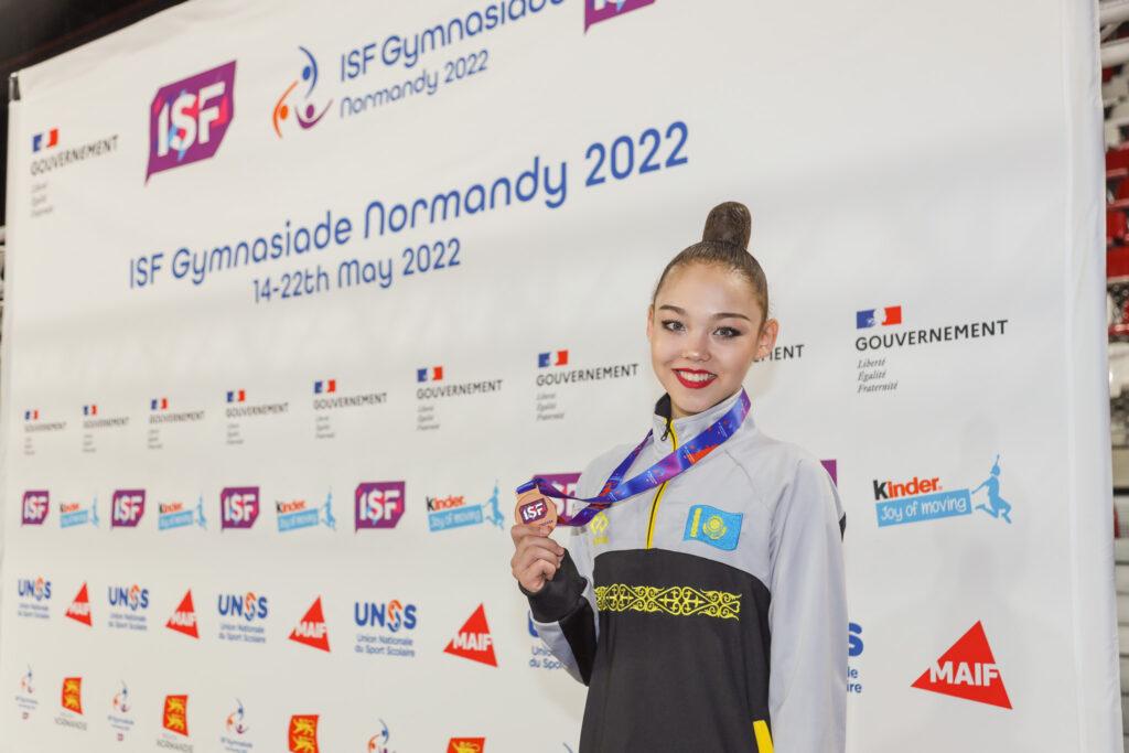 Eshakdagi travesti surati