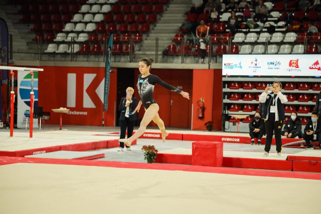 Brunette bilan jinsiy aloqani onlayn tomosha qiling